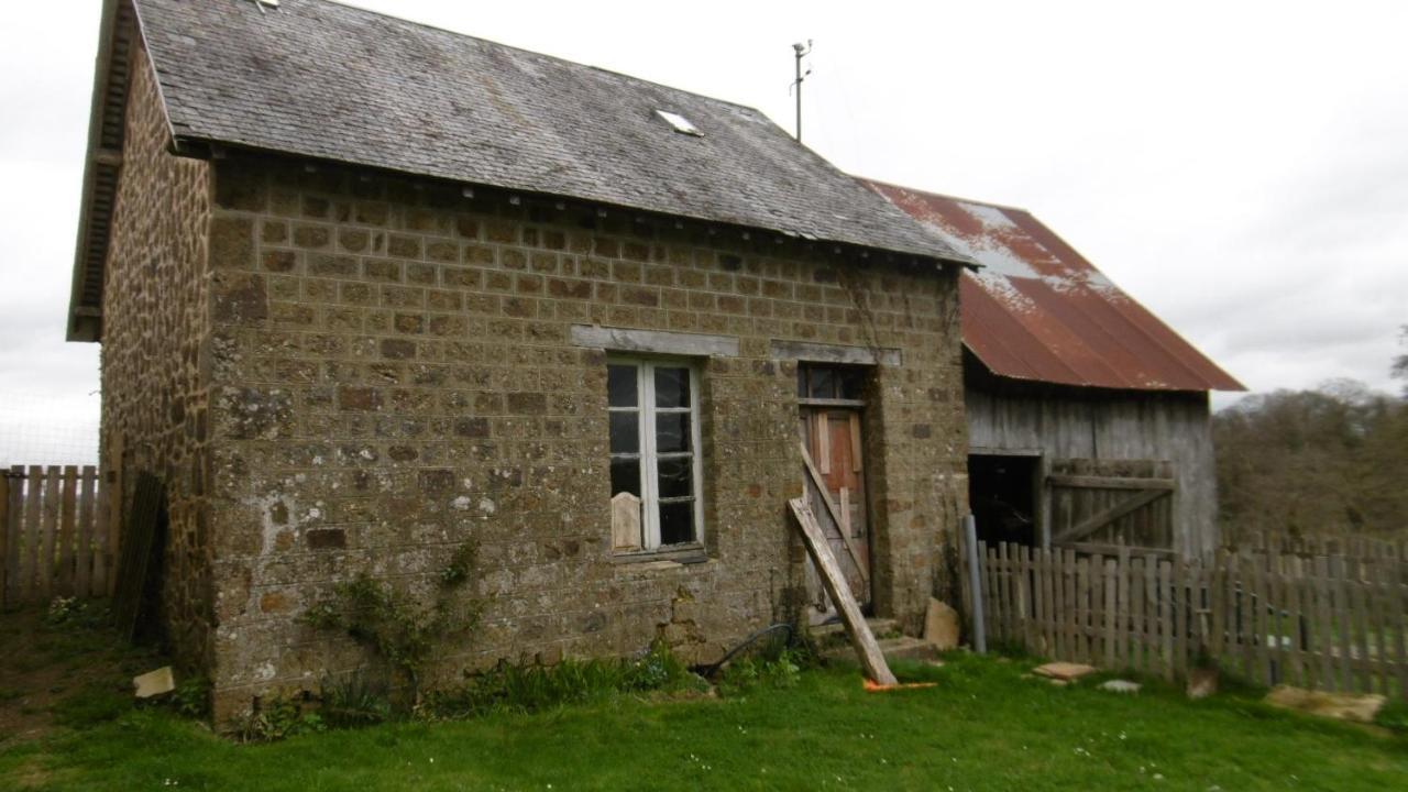 Villa Le Domaine Saint-Symphorien-des-Monts Exterior foto